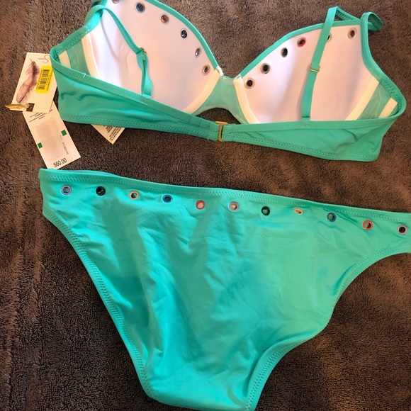 Jessica Simpson Bikini - Picture 2 of 2